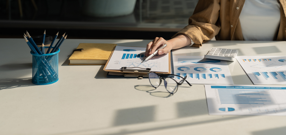 Schizophrenic Marketing Era as AI enters the data analytics-suit