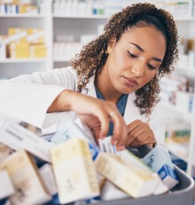 Apotheek met tekort aan medicijnen