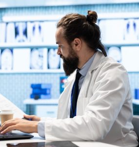 EMA & Europees geneesmiddelenreguleringsnetwerk verbeteren efficiëntie van goedkeuringsprocessen voor nieuwe geneesmiddelen in de EU